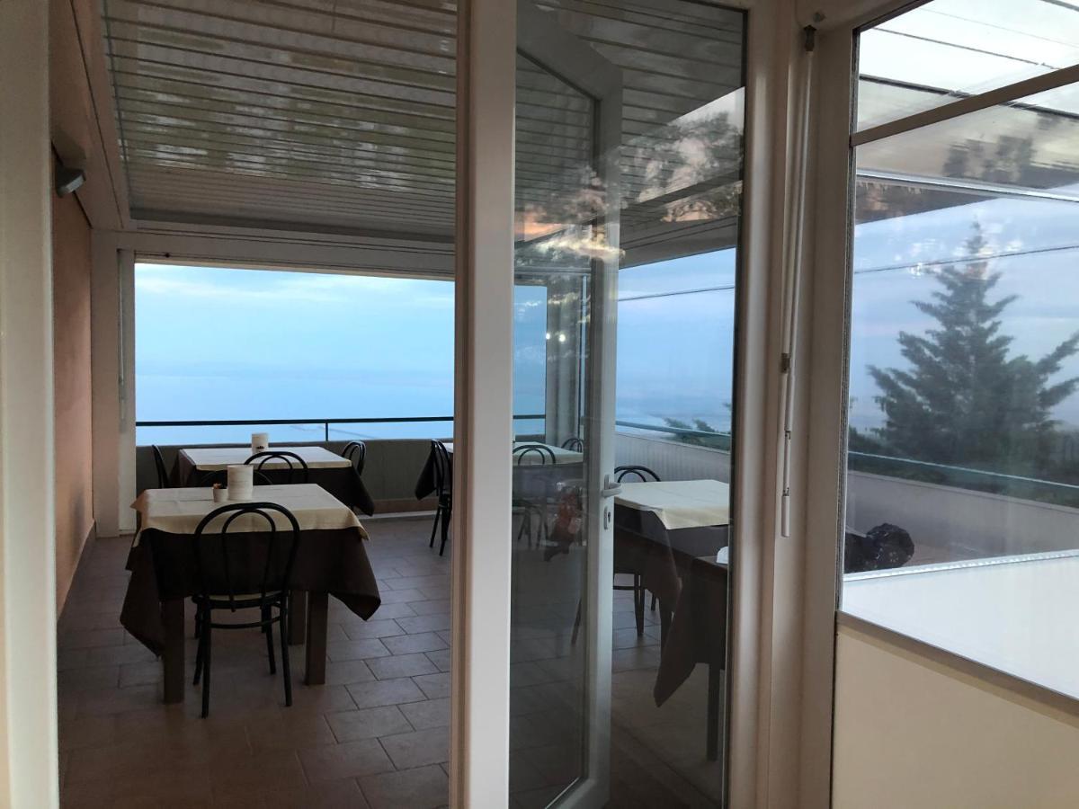 B&B Angela Монте-Сант'Анджело Экстерьер фото
