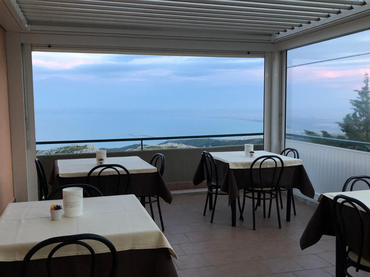 B&B Angela Монте-Сант'Анджело Экстерьер фото